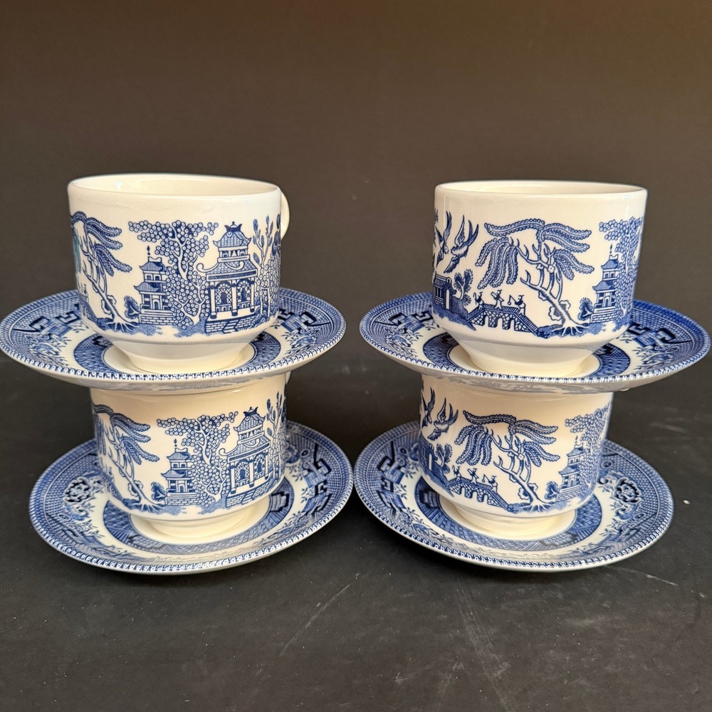 Vintage Churchill Blue Willow Tea Cup and Saucer Set of 4 Staffordshire England - Picture 5 of 8